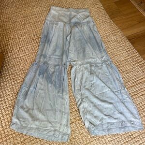 10/$25 Sincerely Jules Super High-Rise Tiered Wide Leg Chambray Pant size medium